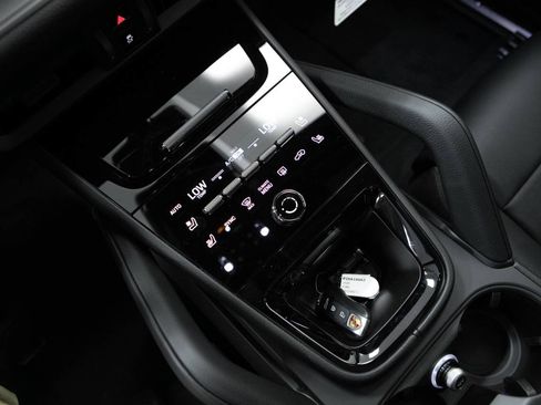 Certified 2026 Porsche Cayenne S AWD/4WD image 28