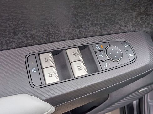 New 2026 Mitsubishi Outlander SE image 15