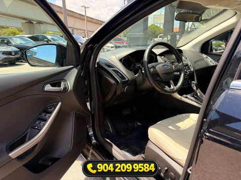 Used 2017 Ford Focus Titanium FWD image 18