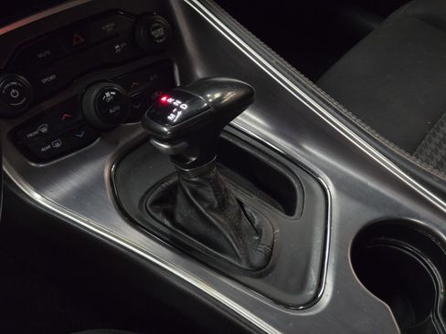 Used 2018 Dodge Challenger SXT RWD image 18