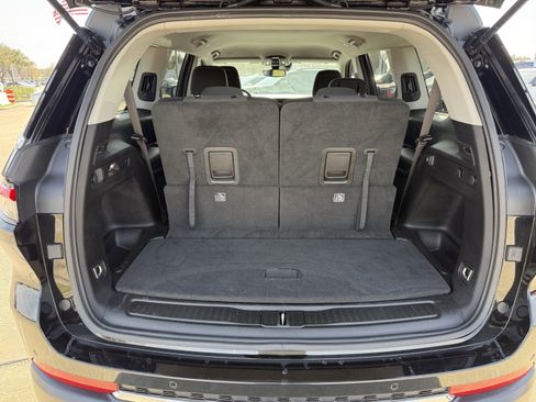 Used 2023 Jeep Grand Cherokee L Laredo image 31