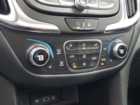 Used 2022 Chevrolet Equinox LT image 24