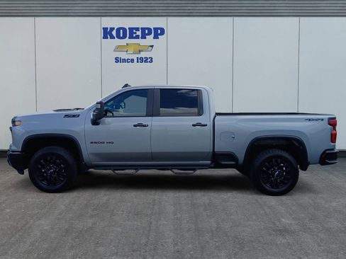Used 2025 Chevrolet Silverado 2500 Custom w/ Custom Value Package AWD/4WD image 2