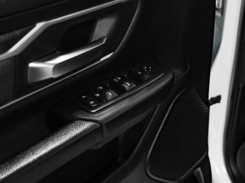 Used 2019 RAM 1500 Big Horn AWD/4WD image 45
