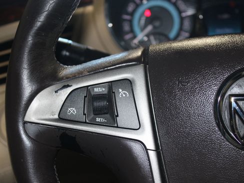 Used 2012 Buick LaCrosse Touring image 13