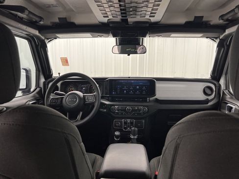Used 2024 Jeep Wrangler Sport S image 17