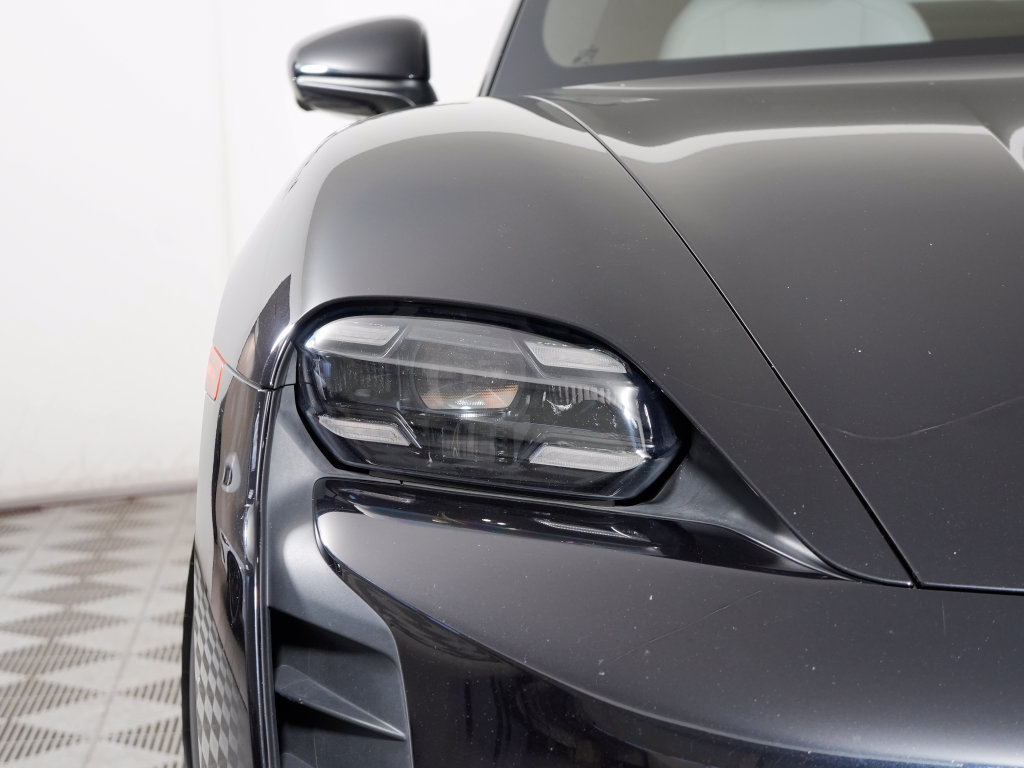 Certified 2024 Porsche Taycan GTS w/ Premium Package (P6U) AWD/4WD image 11