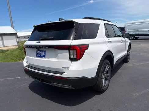 New 2026 Ford Explorer Active w/ Active Comfort Package AWD/4WD image 3