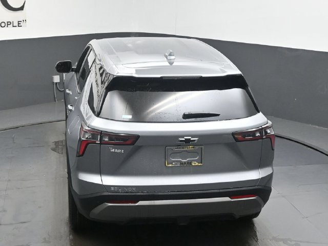 New 2027 Chevrolet Equinox LT w/ LPO, Floor Liner Package FWD image 35