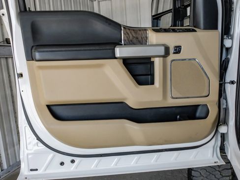 Used 2019 Ford F250 Lariat w/ Lariat Value Package image 43