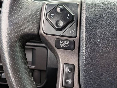 Used 2017 Toyota Tacoma TRD Sport AWD/4WD image 11