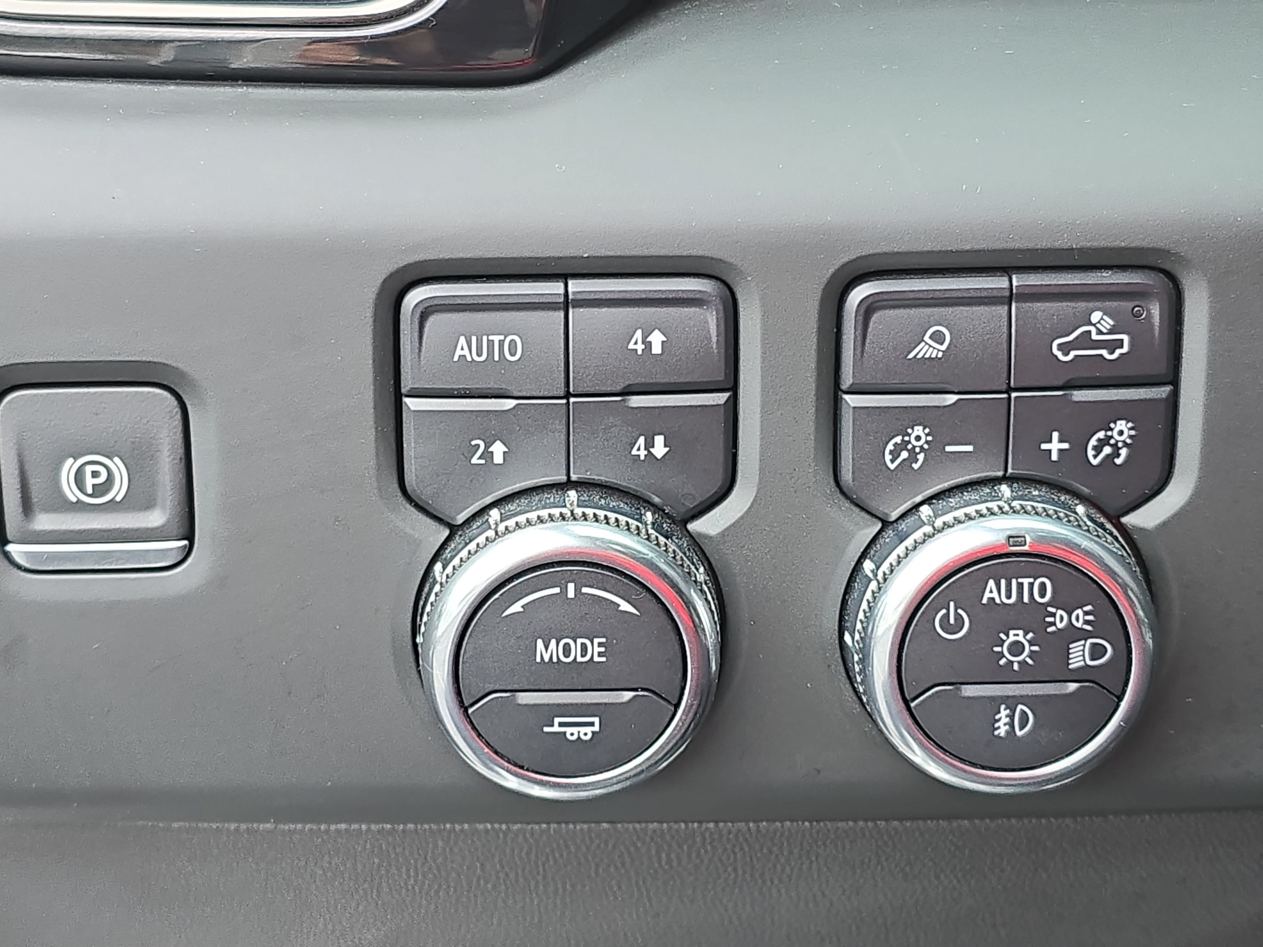 Used 2024 GMC Sierra 1500 AT4 w/ AT4 Preferred Package AWD/4WD image 25