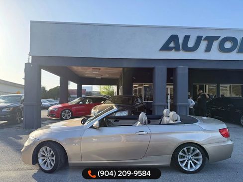 Used 2013 BMW 328i Convertible image 2