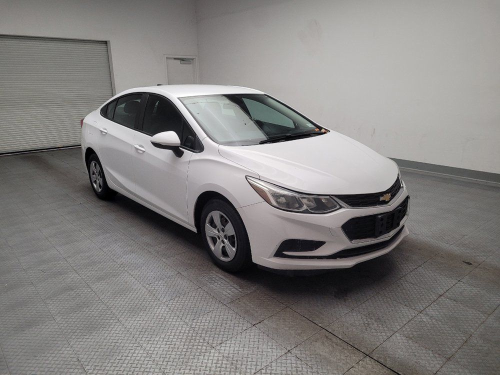 Used 2018 Chevrolet Cruze LS FWD image 13