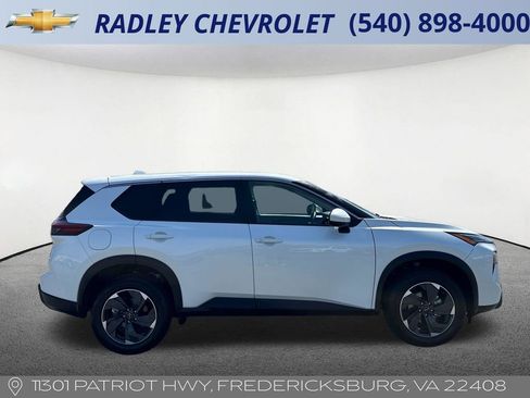 Used 2025 Nissan Rogue SV image 21