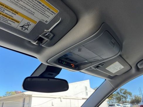 Used 2021 GMC Terrain SLE w/ Driver Convenience Package image 13