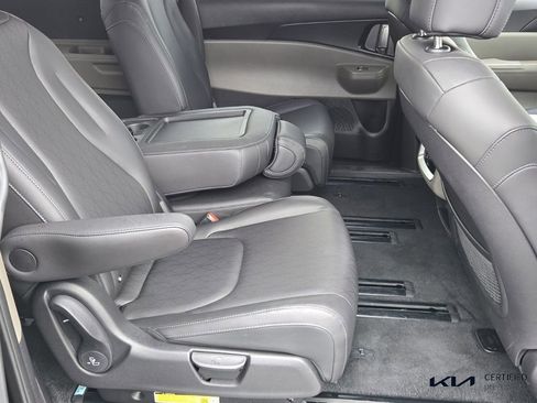 Used 2026 Kia Carnival FWD image 17