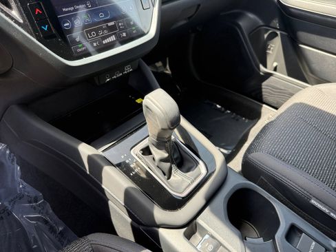 Used 2025 Subaru Forester Premium w/ Convenience Package #1 AWD/4WD image 13