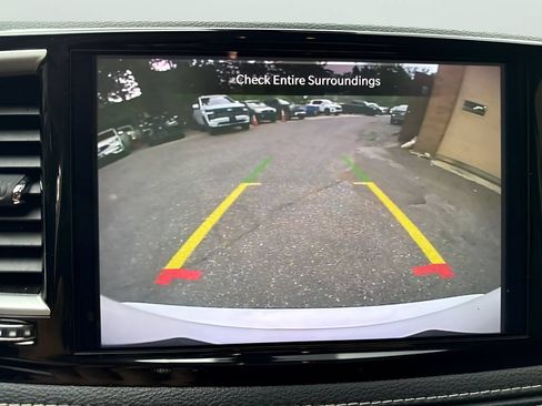 Used 2023 Chrysler Pacifica Touring-L AWD/4WD image 27