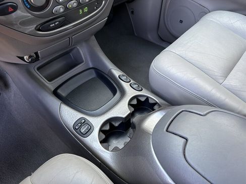 Used 2004 Toyota Sequoia Limited RWD image 24