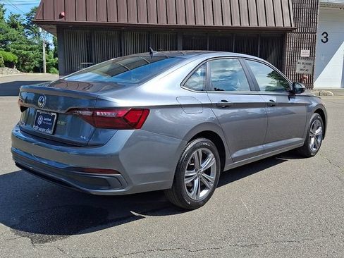 Certified 2024 Volkswagen Jetta SE w/ Panoramic Sunroof Package FWD image 11