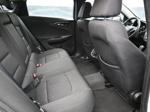 Used 2019 Chevrolet Malibu LT FWD image 15