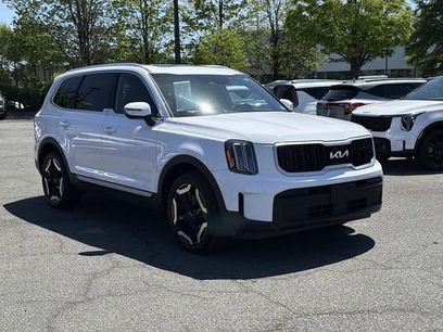 Used 2023 Kia Telluride EX w/ EX Captain's Chair Package