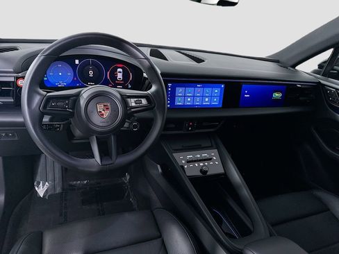 Certified 2025 Porsche Macan Electric RWD image 24