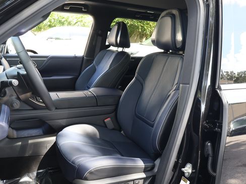 Certified 2026 INFINITI QX80 4WD image 2