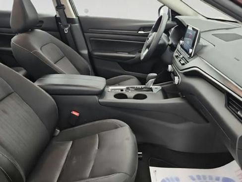 Used 2025 Nissan Altima 2.5 SV AWD/4WD image 23