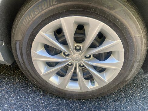Used 2017 Toyota Camry LE FWD image 31