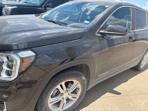 Used 2022 GMC Terrain SLE FWD image 1