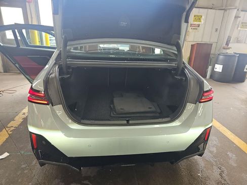 Used 2026 BMW i5 eDrive40 AWD/4WD image 7
