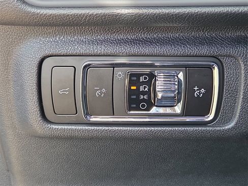 New 2026 Lincoln Corsair Premiere image 17