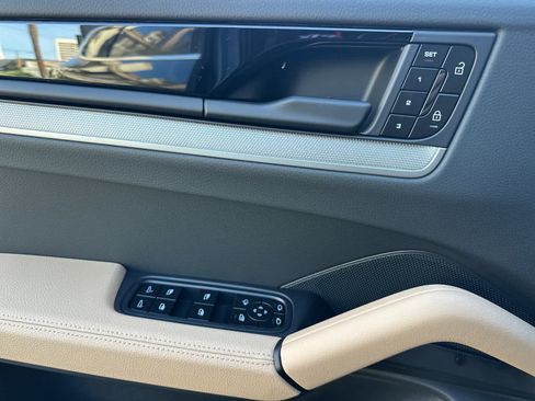 New 2026 Porsche Cayenne image 12