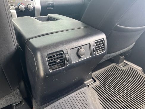 Used 2017 Toyota Tundra SR5 w/ SR5 Upgrade Package image 30