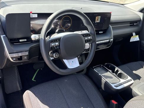 New 2025 Hyundai Ioniq 5 SE image 16