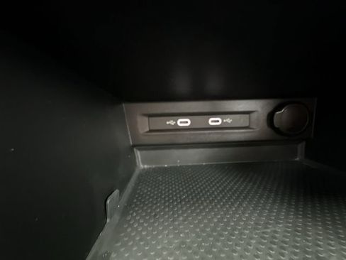 Used 2024 Volkswagen Taos S image 36