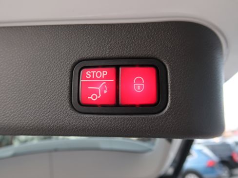 Used 2015 Mercedes-Benz ML 250 BlueTEC 4MATIC w/ Premium 1 Package image 42