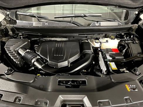 Used 2024 GMC Acadia Elevation image 13