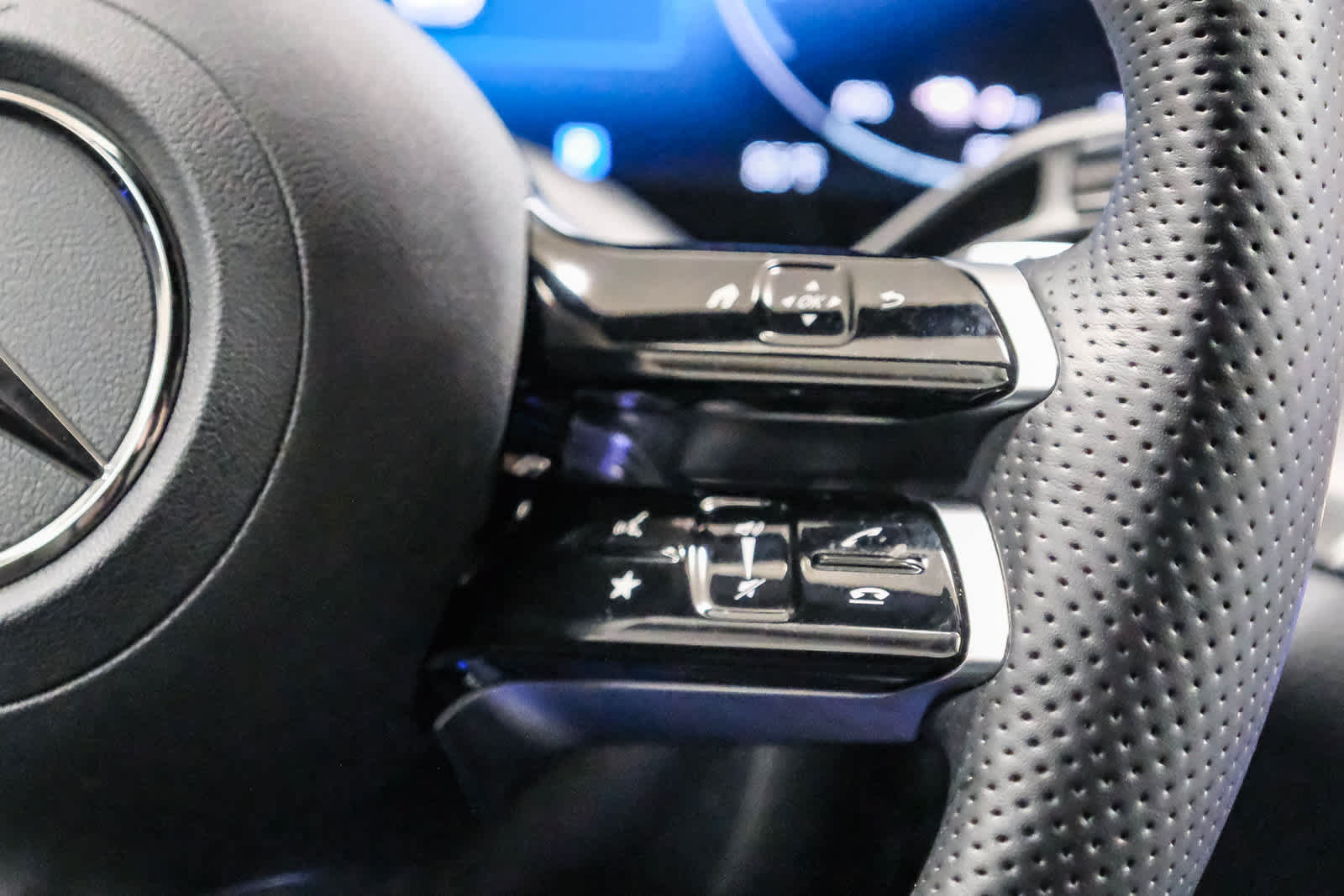 Certified 2025 Mercedes-Benz GLC 350e 4MATIC image 20
