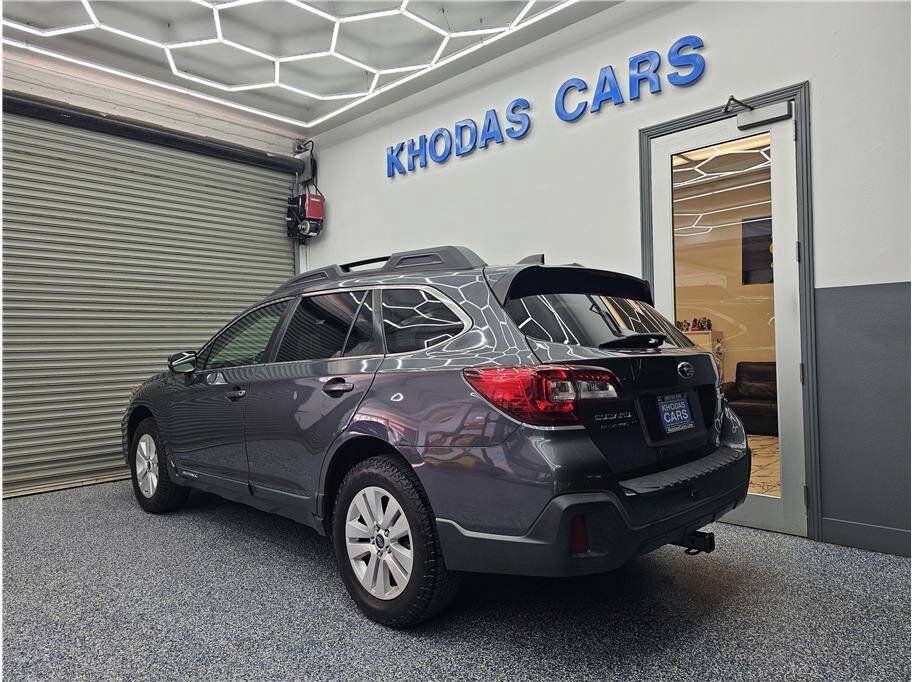 Used 2019 Subaru Outback 2.5i Premium AWD/4WD image 3