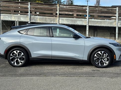 Certified 2025 Ford Mustang Mach-E Select w/ Comfort Package Lite image 3