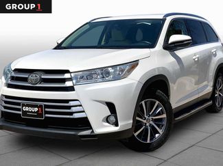 Used 2019 Toyota Highlander XLE FWD video 1