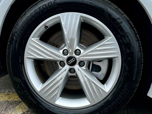 Used 2024 Audi Q4 e-tron Premium Plus w/ Premium Plus image 32