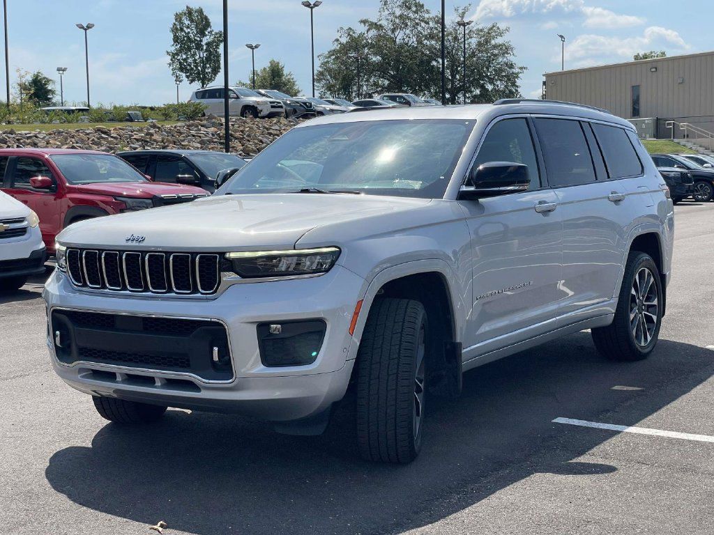 Used 2022 Jeep Grand Cherokee L Overland w/ MOPAR Finishing Package AWD/4WD image 7