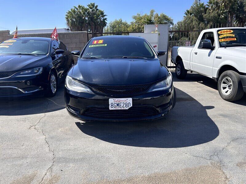 Used 2015 Chrysler 200 Limited w/ Convenience Group FWD image 24