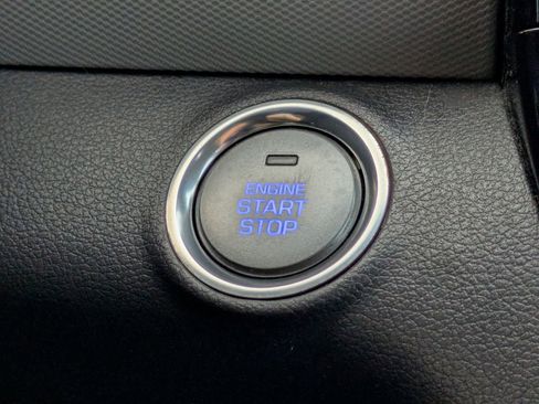 Used 2020 Hyundai Ioniq SEL image 29