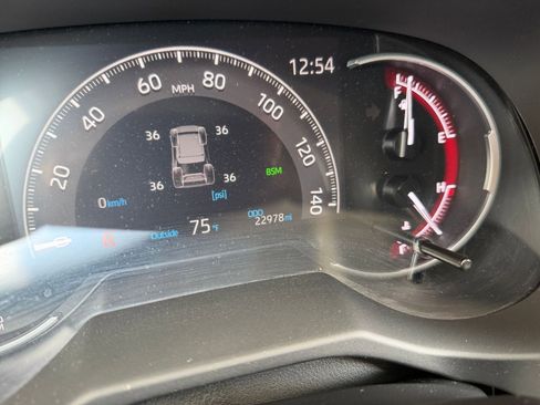 Used 2025 Toyota RAV4 XLE image 42