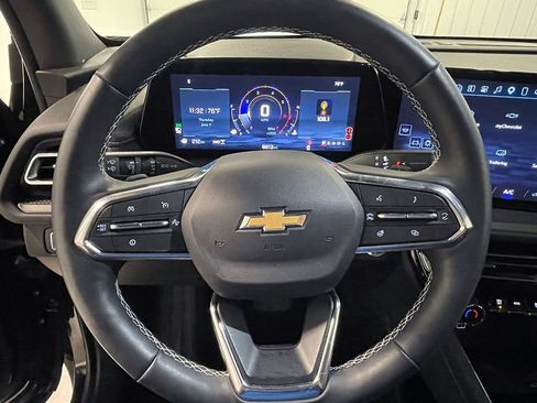 Used 2025 Chevrolet Traverse LT AWD/4WD image 37